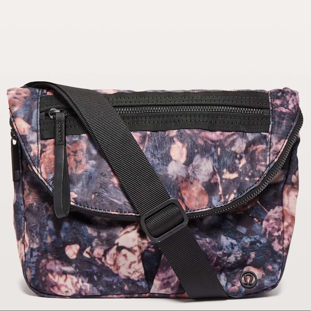Lululemon Festival bag Frosted Rose